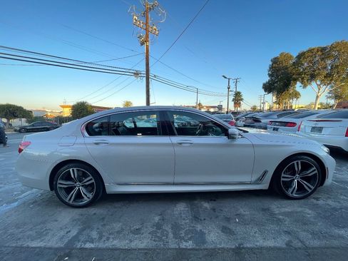 Used 2016 BMW 740i image 3
