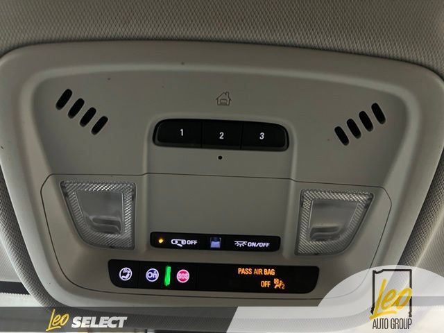 Used 2021 Chevrolet Traverse LT w/ LT Premium Package AWD/4WD image 16