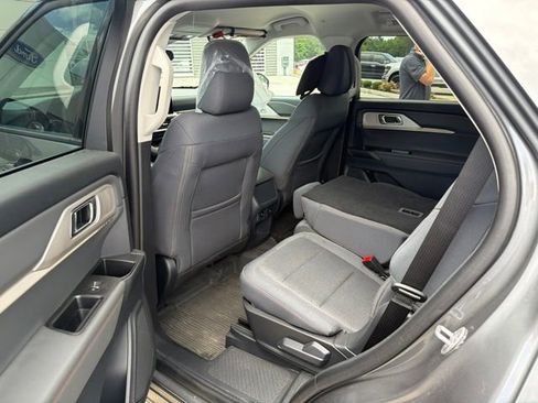 Used 2026 Ford Explorer Active RWD image 18