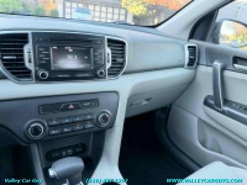 Used 2017 Kia Sportage LX image 16