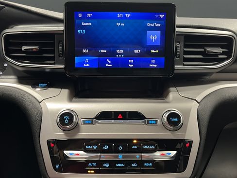 Used 2023 Ford Explorer XLT w/ Equipment Group 202A AWD/4WD image 11