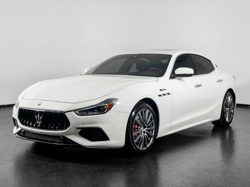 Used 2023 Maserati Ghibli Modena image 20