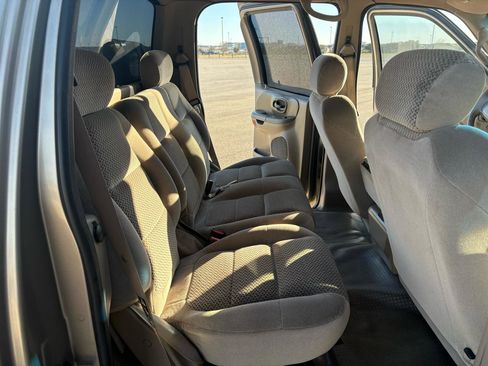 Used 2001 Ford F150 XLT image 12