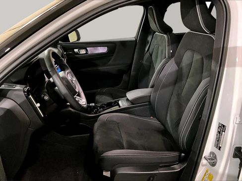 Used 2023 Volvo XC40 Recharge Ultimate w/ Protection Package Premier AWD/4WD image 8