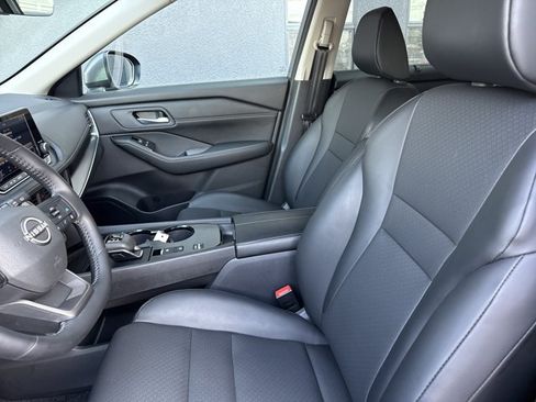 Certified 2026 Nissan Rogue SV w/ SV Premium Package FWD image 5