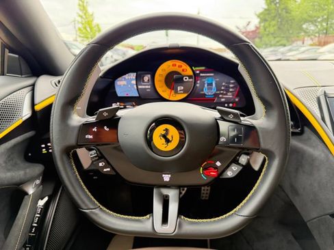 Used 2022 Ferrari Roma RWD image 17