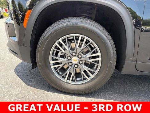 Used 2026 Chevrolet Traverse LT w/ Driver Confidence Package FWD image 9