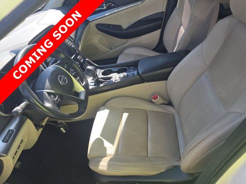 Used 2021 Nissan Maxima 3.5 SV w/ Floor Mat Group FWD image 5