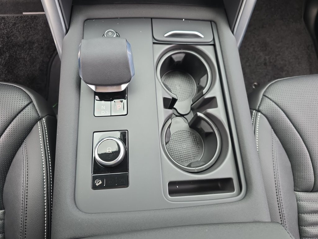 New 2026 Land Rover Discovery S AWD/4WD image 27