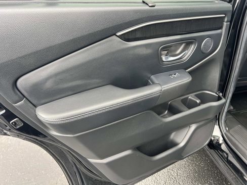 Used 2023 Honda Pilot Elite image 23