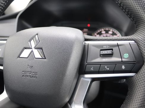 Used 2025 Mitsubishi Outlander SE AWD/4WD image 30