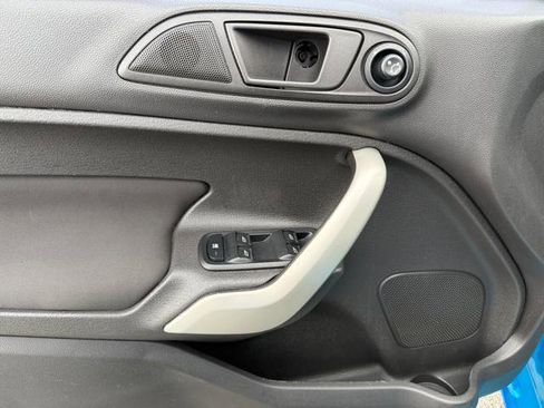 Used 2012 Ford Fiesta SE image 14