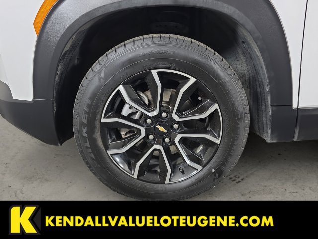 Used 2023 Chevrolet TrailBlazer ACTIV w/ Sun and Liftgate Package AWD/4WD image 9