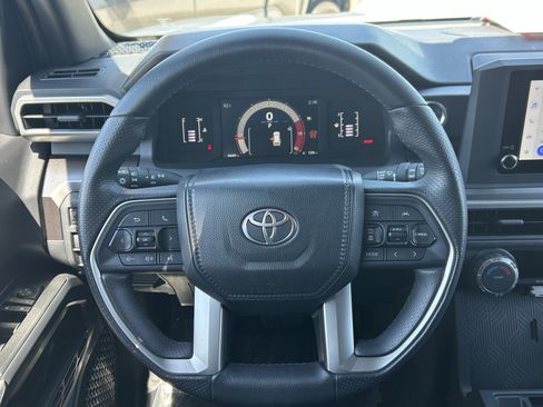 Certified 2026 Toyota 4Runner SR5 AWD/4WD image 22