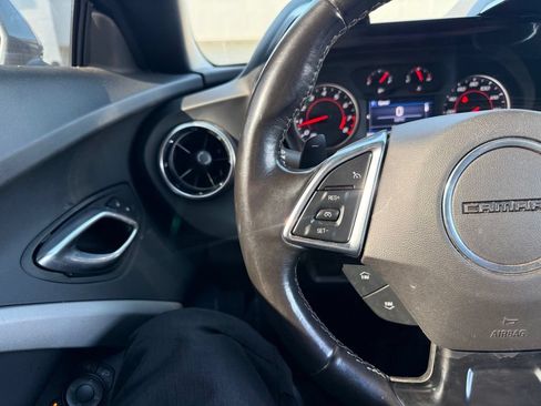 Used 2023 Chevrolet Camaro LT RWD image 7