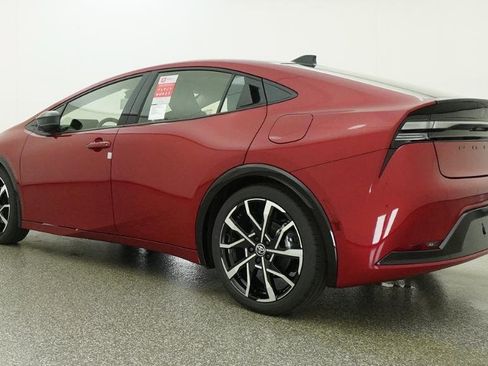 New 2026 Toyota Prius Plug-In Hybrid FWD image 8