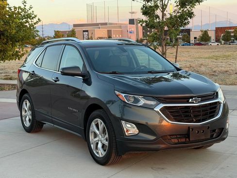 Used 2018 Chevrolet Equinox LT FWD image 3