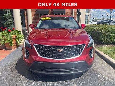 Used 2023 Cadillac XT4 Luxury w/ Cold Weather Package FWD image 3