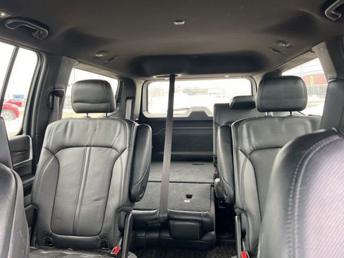 Used 2022 Jeep Wagoneer Series III w/ Rear Seat Video Group 1 image 7