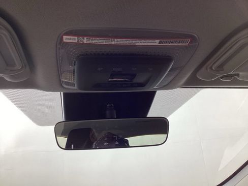Used 2025 Toyota Prius LE FWD image 17