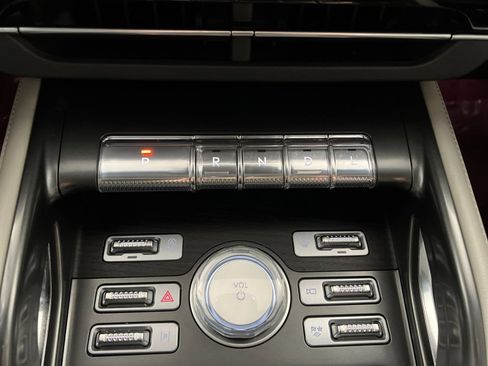 Used 2024 Lincoln Nautilus Reserve image 21