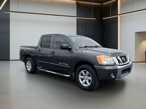 Used 2010 Nissan Titan SE w/ SE Value Truck Pkg RWD image 7