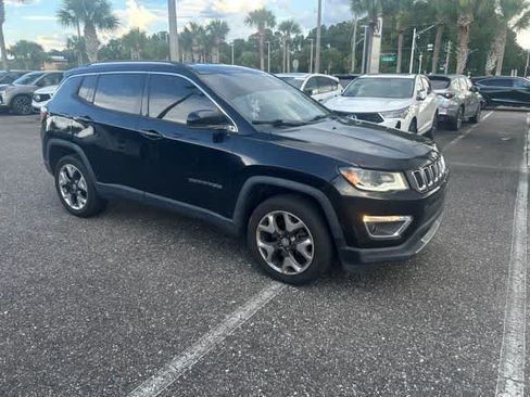 Used 2018 Jeep Compass Limited w/ Navigation Group AWD/4WD image 9
