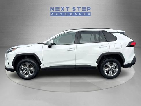 Used 2024 Toyota RAV4 XLE AWD/4WD image 4