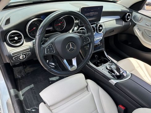 Used 2015 Mercedes-Benz C 300 4MATIC Sedan image 4