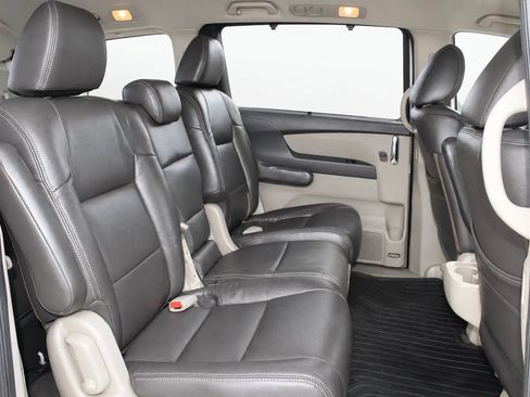 Used 2016 Honda Odyssey SE image 18