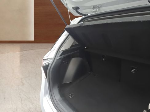 Used 2022 Hyundai Venue SEL FWD image 19