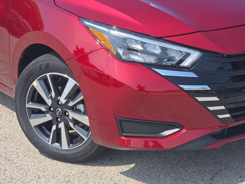 Used 2025 Nissan Versa SV w/ Trunk Package image 4