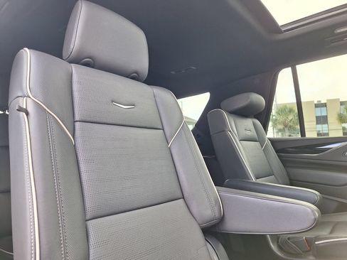 Used 2024 Cadillac Escalade Sport RWD image 34