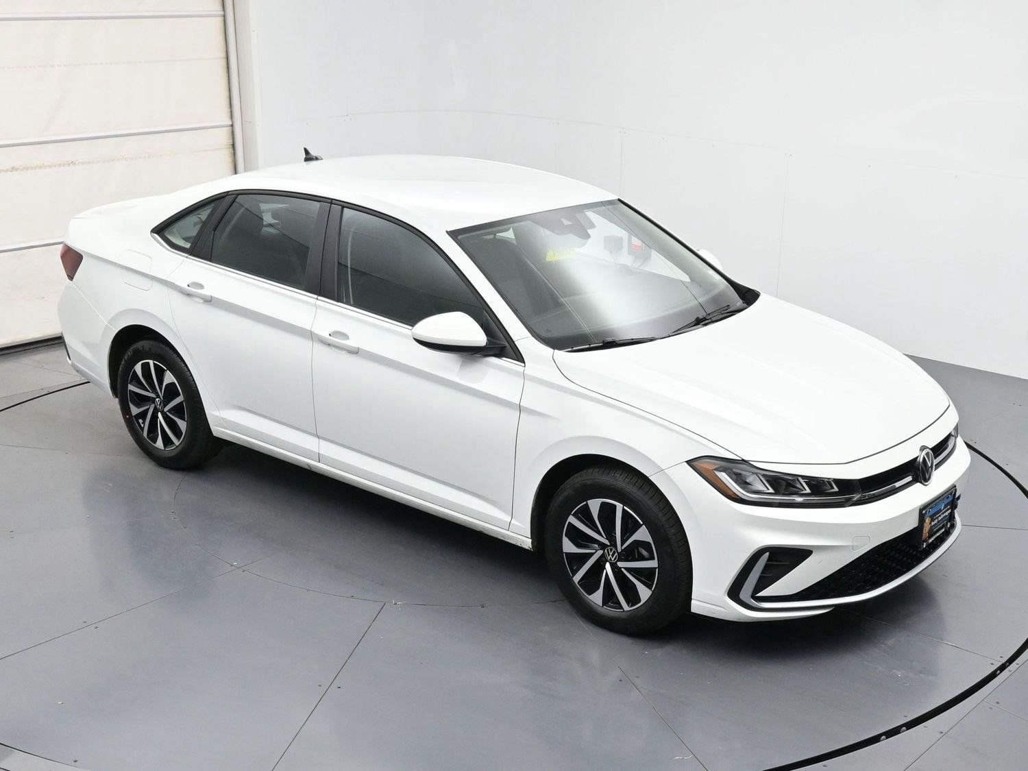Used 2025 Volkswagen Jetta S FWD image 32
