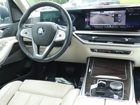 Used 2024 BMW X7 xDrive40i w/ Premium Package AWD/4WD image 31