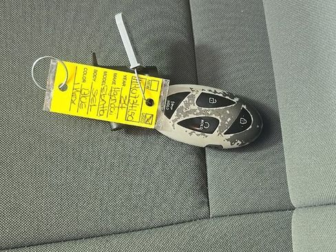 Used 2024 Hyundai Elantra SEL image 34