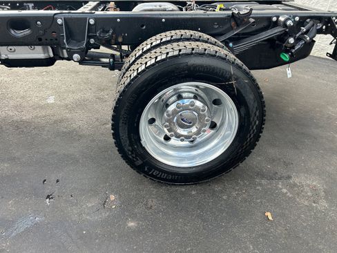 New 2026 Ford F550 4x4 Regular Cab Super Duty w/ XLT Value Package image 18