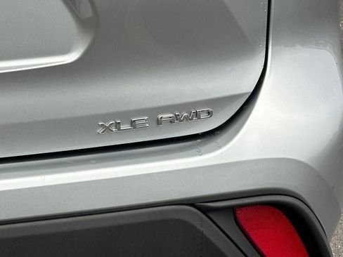 Used 2022 Toyota Highlander XLE image 25