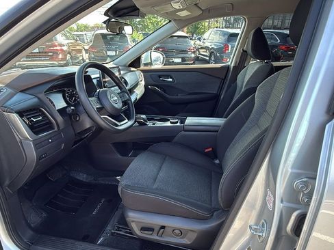 Used 2022 Nissan Rogue SV AWD/4WD image 10