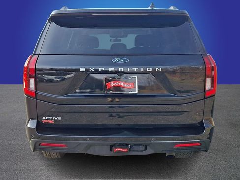 Used 2025 Ford Expedition Active AWD/4WD image 5