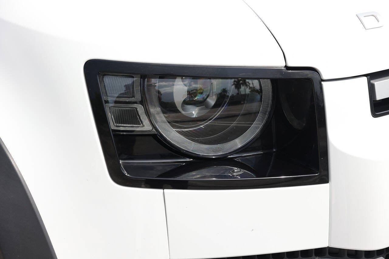 Used 2022 Land Rover Defender 110 SE AWD/4WD image 11