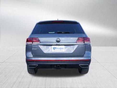 Used 2021 Volkswagen Atlas SE w/ Towing Package image 4