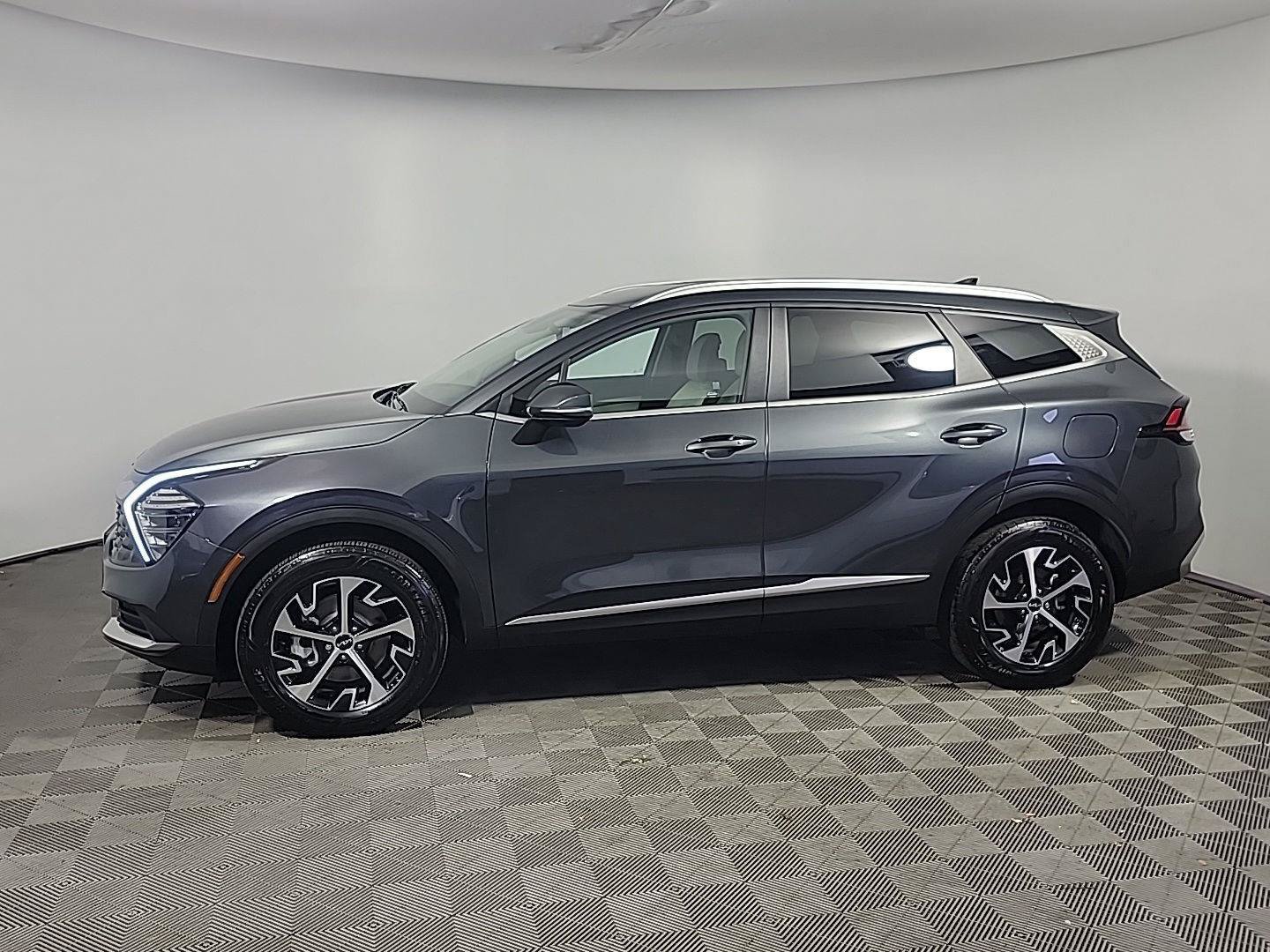 Certified 2024 Kia Sportage EX AWD/4WD image 10