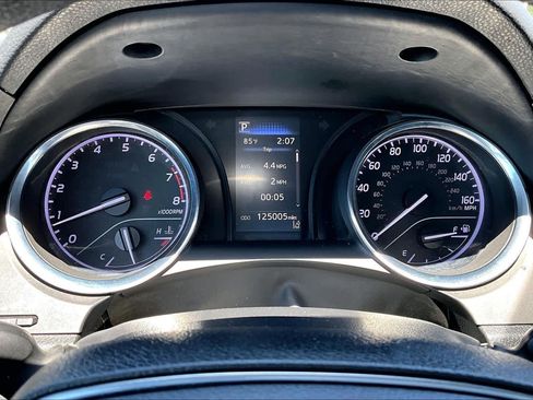 Used 2019 Toyota Camry LE FWD image 25