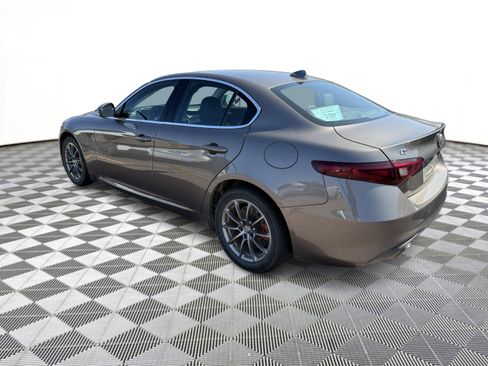Used 2019 Alfa Romeo Giulia AWD w/ Cold Weather Package image 3