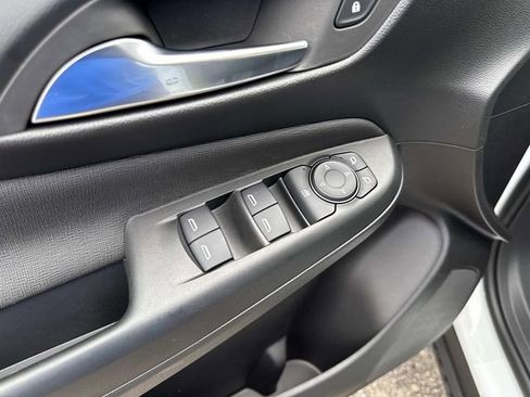 New 2026 Buick Envista Preferred image 11