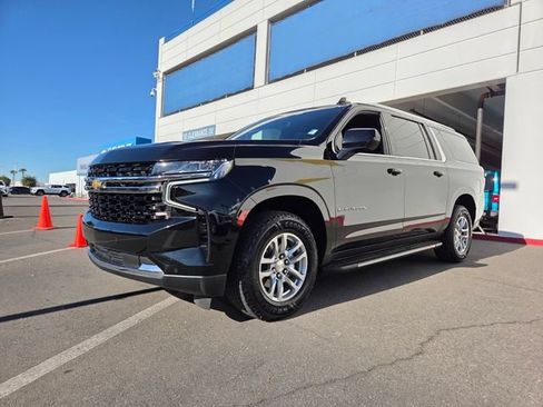 Used 2023 Chevrolet Suburban LS w/ Driver Alert Package RWD image 2