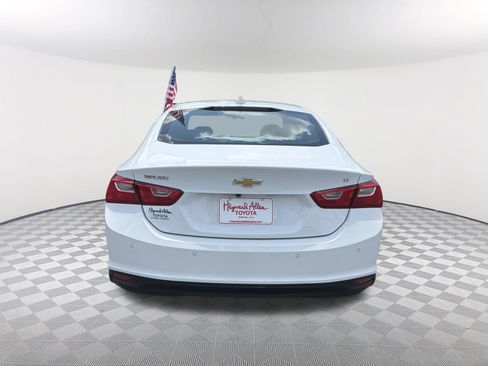 Used 2025 Chevrolet Malibu LT FWD image 16