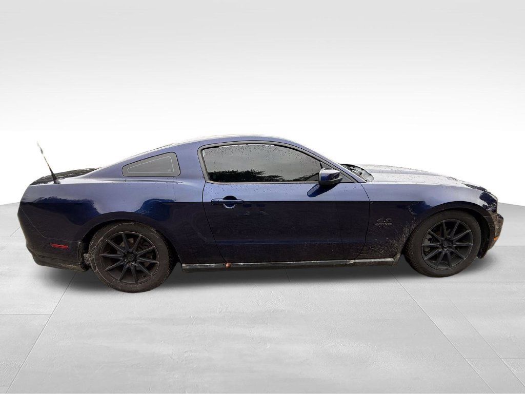Used 2010 Ford Mustang Coupe RWD image 7