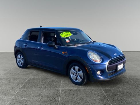 Used 2016 MINI Cooper 4-Door Hardtop image 7